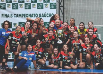 AECB celebra temporada recheada de títulos