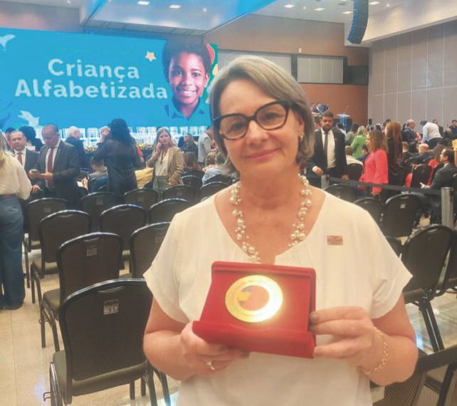 Campo Bom conquista Selo Ouro Nacional do Compromisso com a Alfabetização 1 Campo Bom conquista Selo Ouro Nacional do Compromisso com a Alfabetização