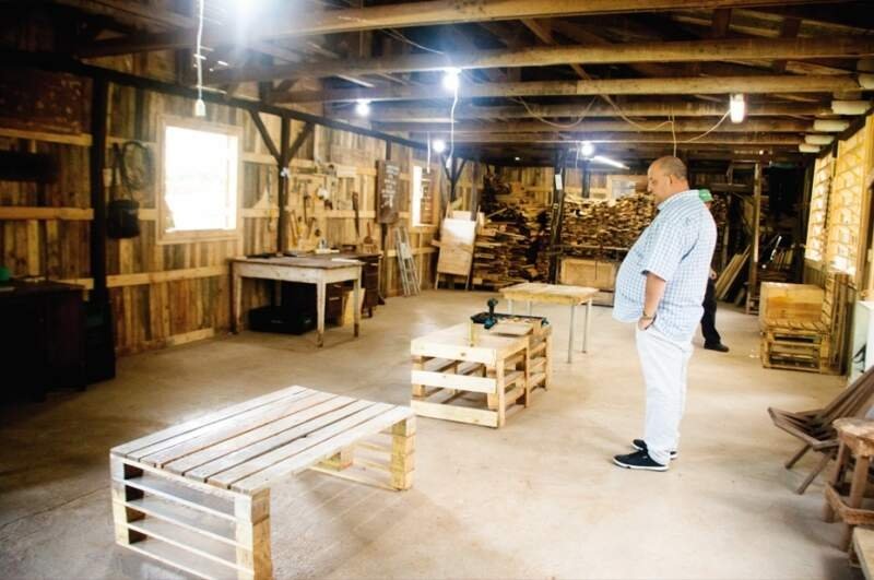 Parceria entre Desafio Jovem Luz no Vale e Box Print transforma vidas por meio do trabalho com paletes 1 Parceria entre Desafio Jovem Luz no Vale e Box Print transforma vidas por meio do trabalho com paletes