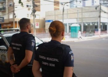 Guarda Municipal recupera veículo roubado e prende dois por receptação qualificada