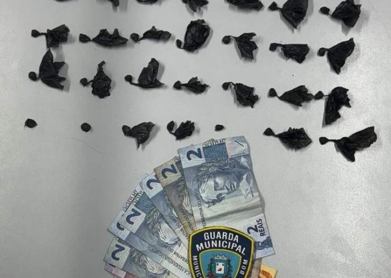 Guarda Municipal prende homem por tráfico de drogas no Bairro Rio Branco