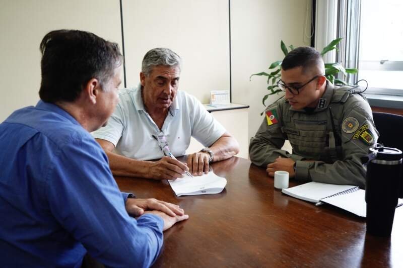 Prefeito Giovani Feltes busca reforço do efetivo da Brigada Militar em Campo Bom