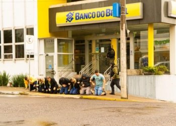 Simulado de roubo a banco mobilizou o centro de Campo Bom