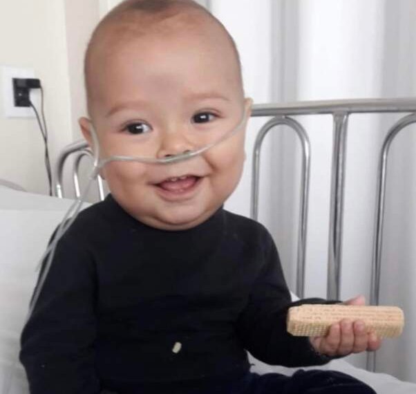 Família de Campo Bom luta por transferência de criança com infecção respiratória