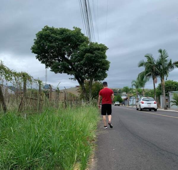 Prefeitura de Campo Bom notifica proprietários para construção de calçadas no Centro 1 Prefeitura de Campo Bom notifica proprietários para construção de calçadas no Centro