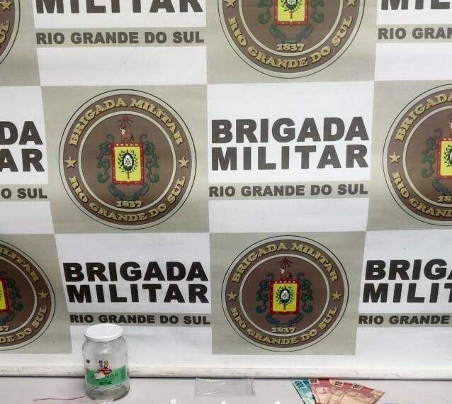 Brigada Militar apreende drogas no bairro Firenze em ação da Força Tática 1 Brigada Militar apreende drogas no bairro Firenze em ação da Força Tática