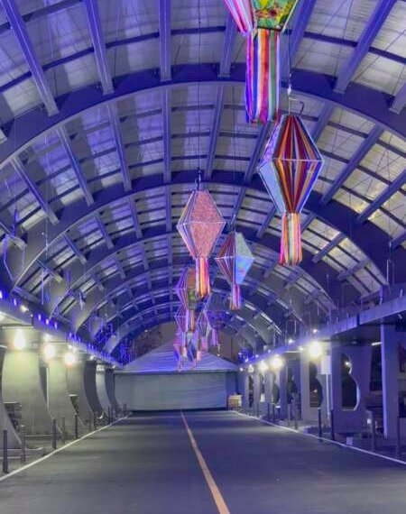 Rua coberta recebe decoração para o arraial e a sua inauguração oficial, que acontece neste sábado, 19 1 Rua coberta recebe decoração para o arraial e a sua inauguração oficial, que acontece neste sábado, 19