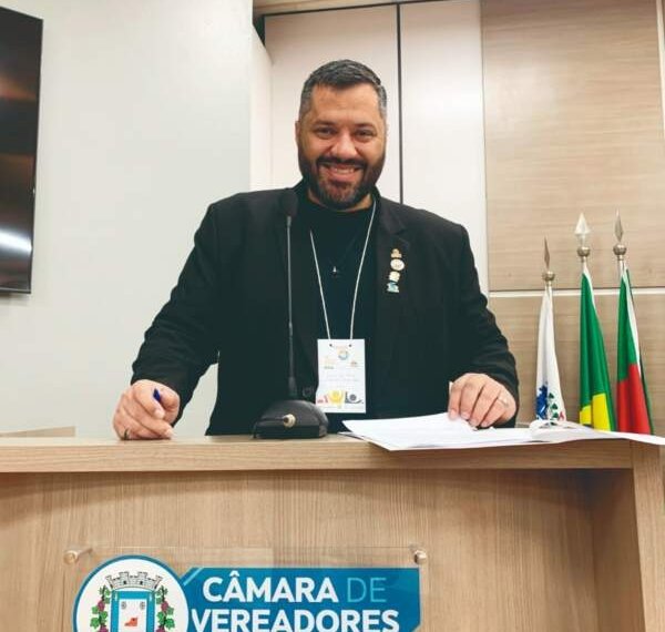 Ag 39 anos: Conheça o nosso colunista Social 1 Ag 39 anos: Conheça o nosso colunista Social