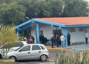 Famílias enfrentam demora na liberação de corpos de jovens vítimas de acidente 4 Famílias enfrentam demora na liberação de corpos de jovens vítimas de acidente