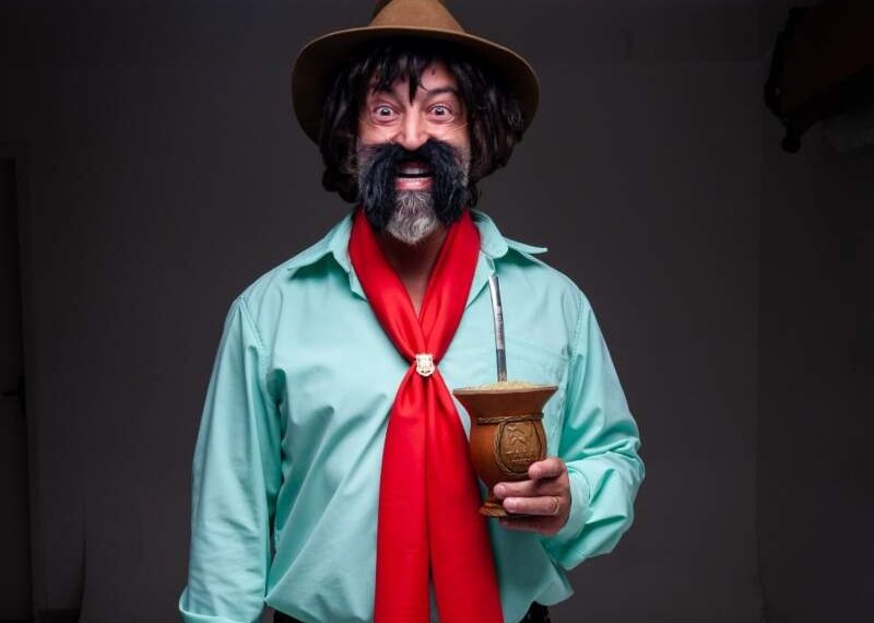 Semana Farroupilha terá StandUp Bagual do Gaudêncio na abertura