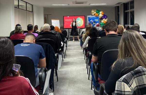 Empreendedores locais participam de workshop sobre Marketing Digital e Redes Sociais