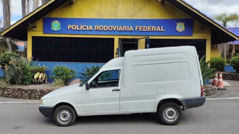 Veículo furtado em Campo Bom é recuperado pela PRF em Garibaldi