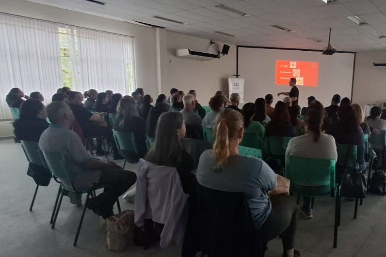 Profissionais da rede municipal recebem curso de brigadista e primeiros socorros