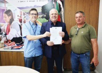 AACB firma termo de compromisso com o Estado para acesso a recursos do Programa Desenvolve RS Rural