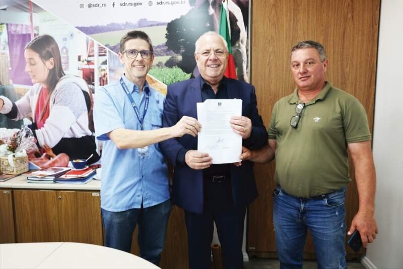 AACB firma termo de compromisso com o Estado para acesso a recursos do Programa Desenvolve RS Rural