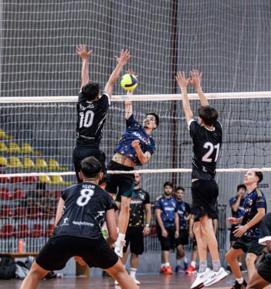 Aberto de Vôlei inicia com jogos equilibrados 1 Rústica integra programação dos 67 anos de Campo Bom