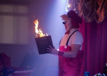 Palhaço Lagartixa apresenta Show Mágico de Férias no Festejando Campo Bom Verão neste domingo