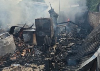 Incêndio destrói casa no Jardim do Sol e família pede ajuda