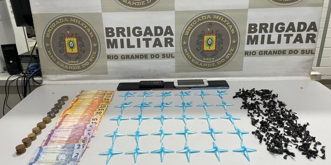Mulher foi presa por tráfico de drogas no bairro Rio Branco