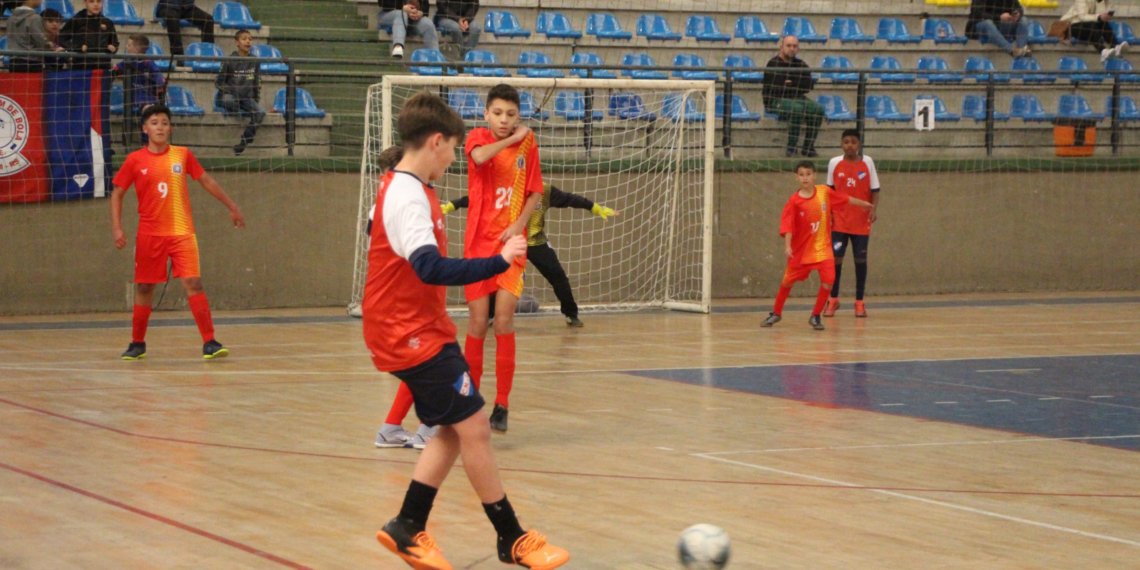 Sábado tem peneira de futsal do Programa Acolher no Ginásio do CEI