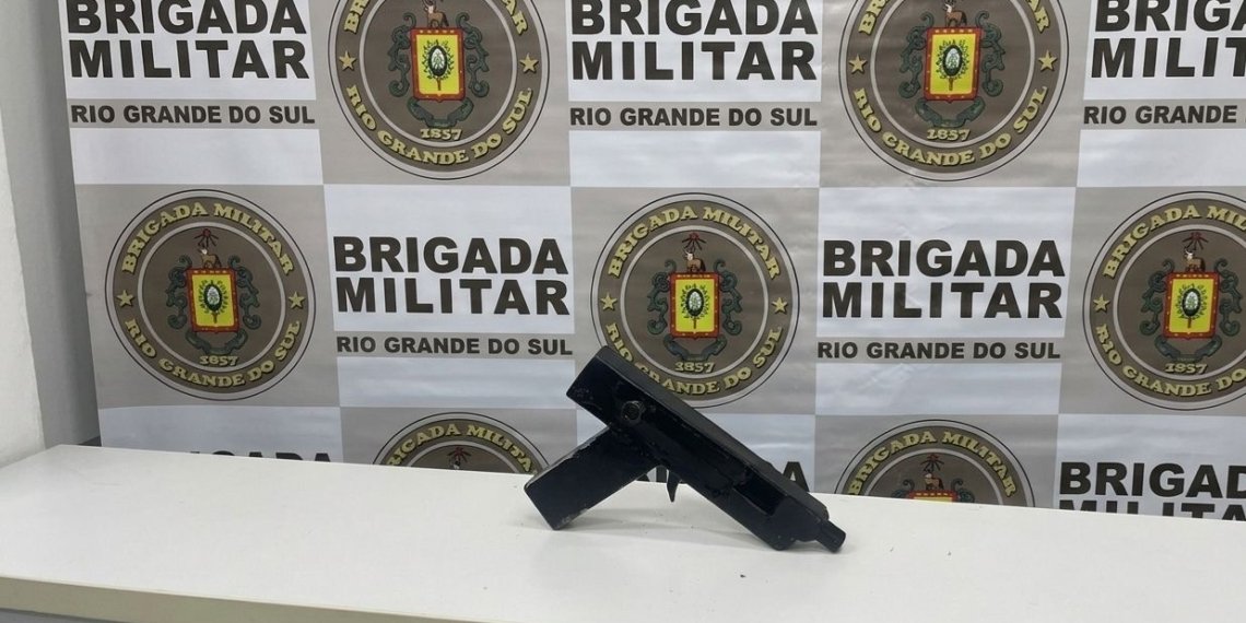 Arma artesanal é apreendida no bairro Barrinha