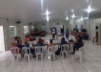 Oficina da Corsan ensina produção de sabão ecológico em Campo Bom