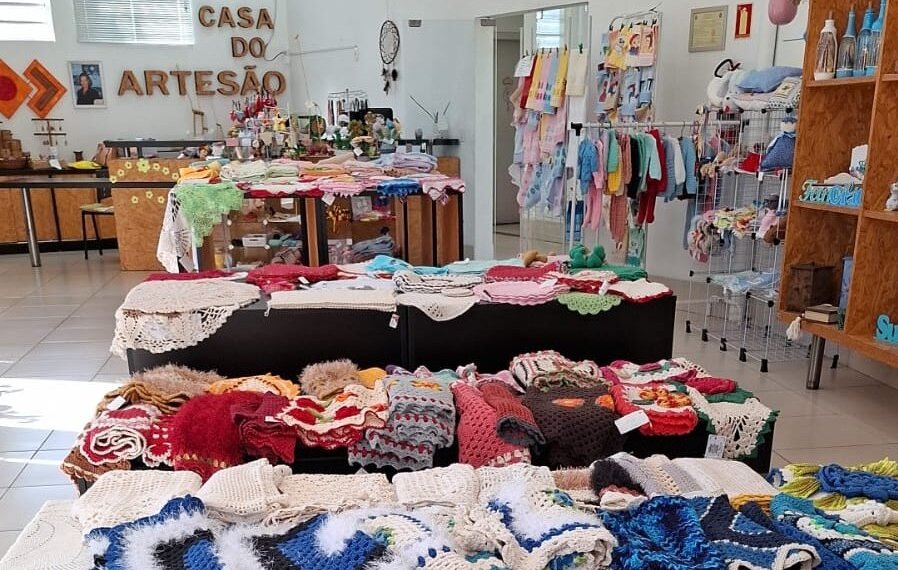 Promoções e horários diferenciados para a compra de presentes de Dia das Mães na Casa do Artesão