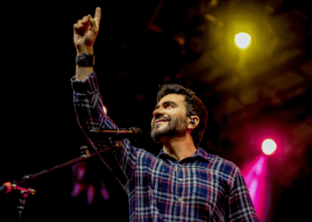 Teatro Feevale terá shows, humor, teatro e palestra em maio