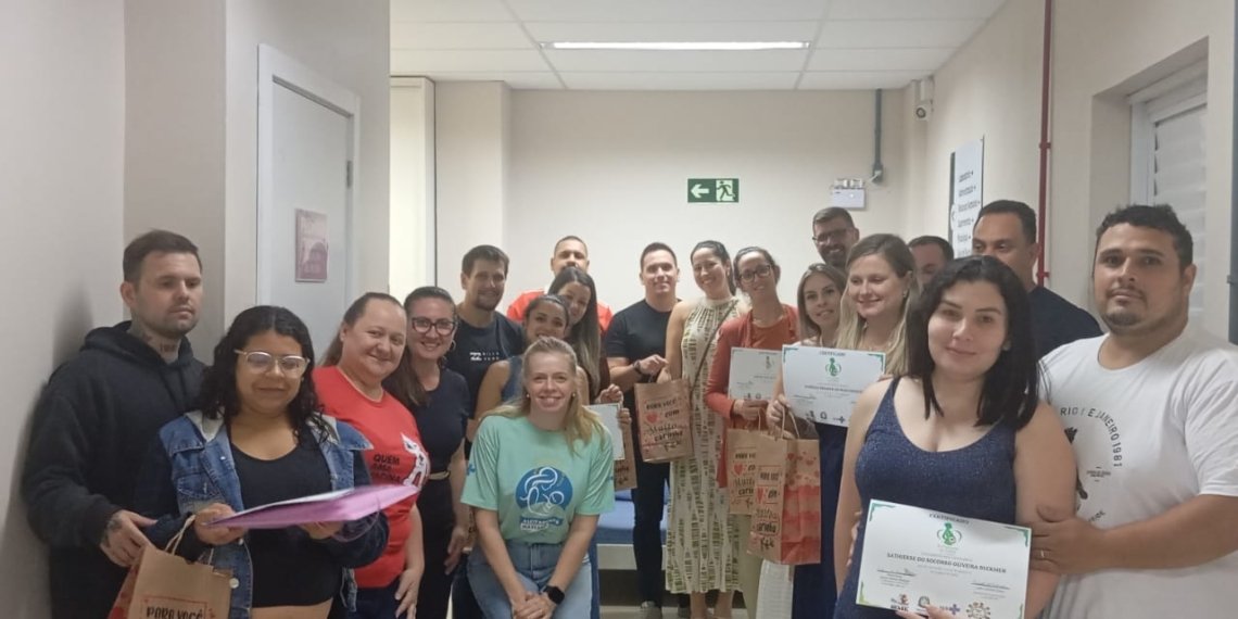 Oito gestantes e famílias participam do curso “A Chegada do Bebê”