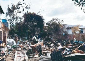 Aos 89 anos, seu Aladio perdeu a casa em incêndio e precisa de ajuda para recomeçar