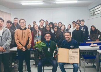 Jornal A Gazeta no Colégio 31 de Janeiro