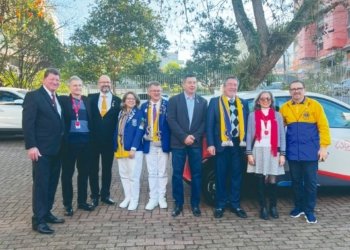 Lions Clubes doam veículo elétrico para transporte de crianças em tratamento contra o câncer