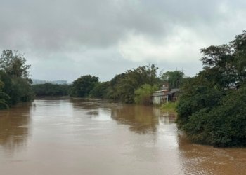 Acúmulo de chuva nos próximos 10 dias não deve ultrapassar 60mm; Defesa Civil segue em alerta