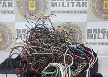 Brigada Militar prende homem por furto de fios em residência