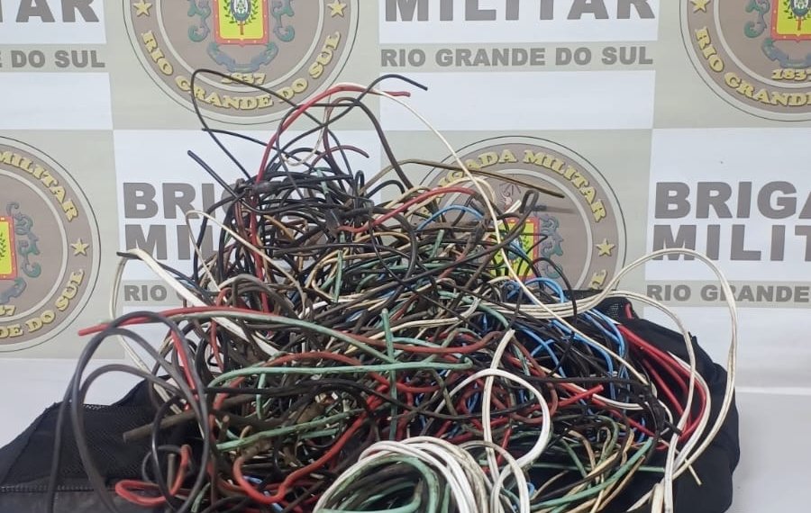 Brigada Militar prende homem por furto de fios em residência