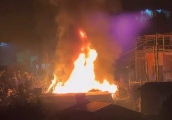 Incêndio destrói residência no bairro Paulista no início da madrugada desta terça-feira