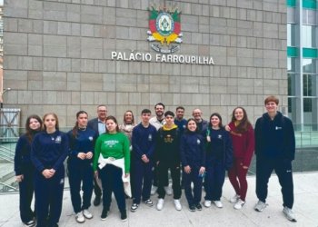 Vereadores mirins de Campo Bom visitam Palácio Piratini e Assembleia Legislativa