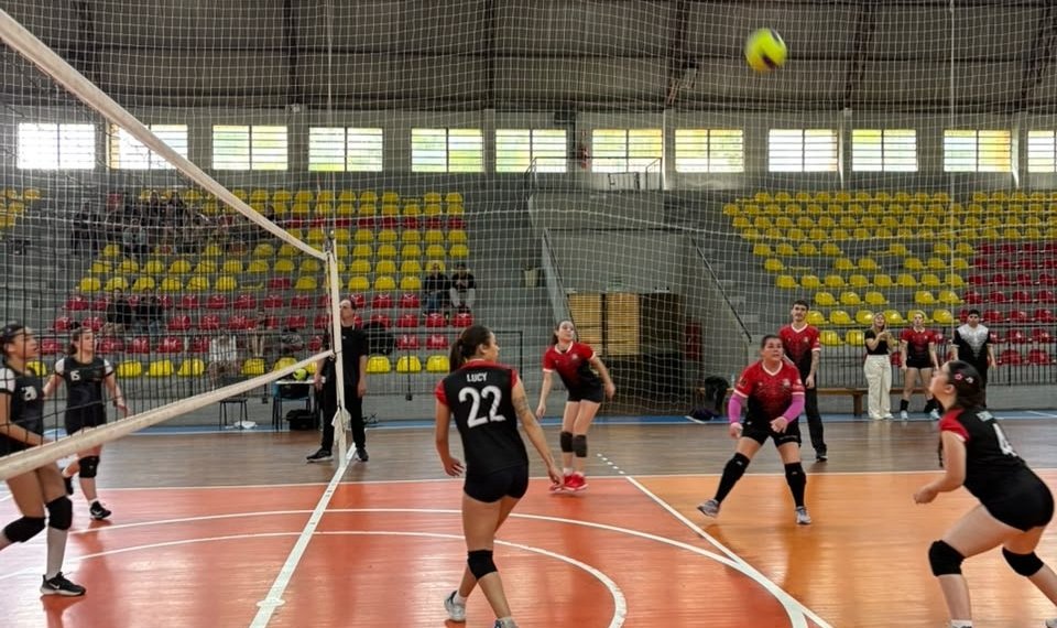Domingo tem etapa do Municipal de Vôlei Masculino em Campo Bom