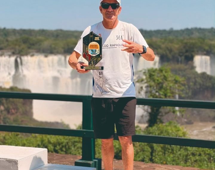 Campo-bonense Osvaldo Paiva conquista pódio na Maratona Internacional de Foz do Iguaçu
